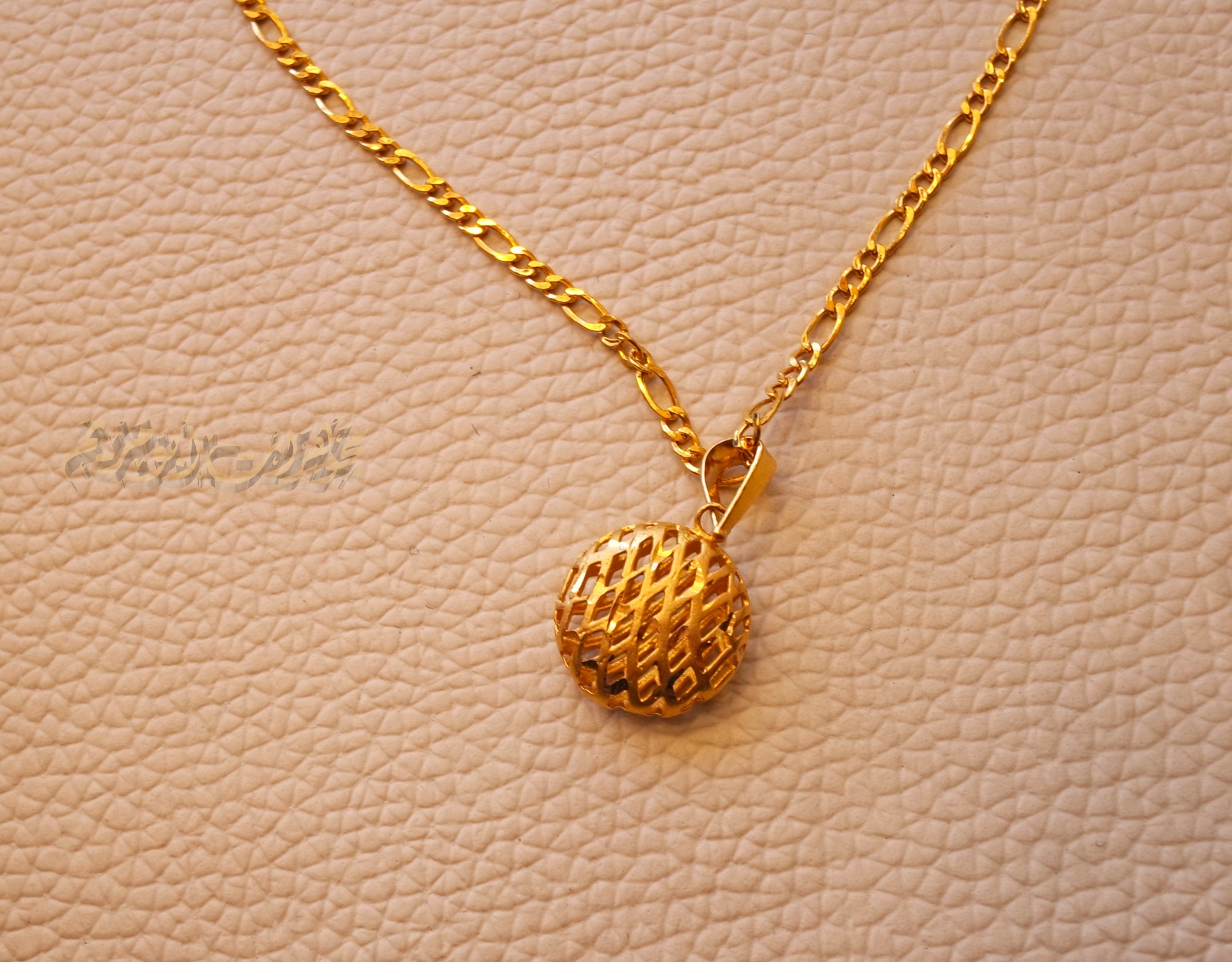 21K gold round eclipse 3d pendant with filigree chain gold jewelry 16 and 20 and 24 inches fast shipping with gift box